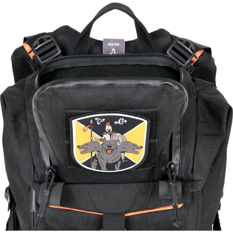 The Spartan - Black (Detail, Lid Pocket)